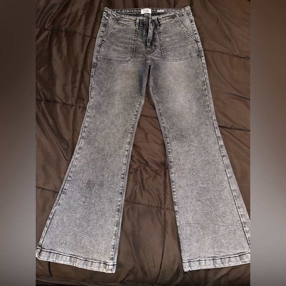 Brand new never worn Kensie Flares.